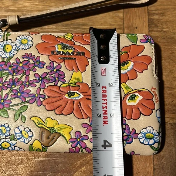 Coach Zip Leather Floral Wristlet BNWT BEAUTIFUL - Picture 8 of 10